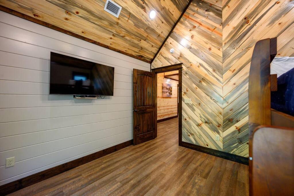 The Whiskey Trip! Family Getaway Villa Broken Bow Exterior photo