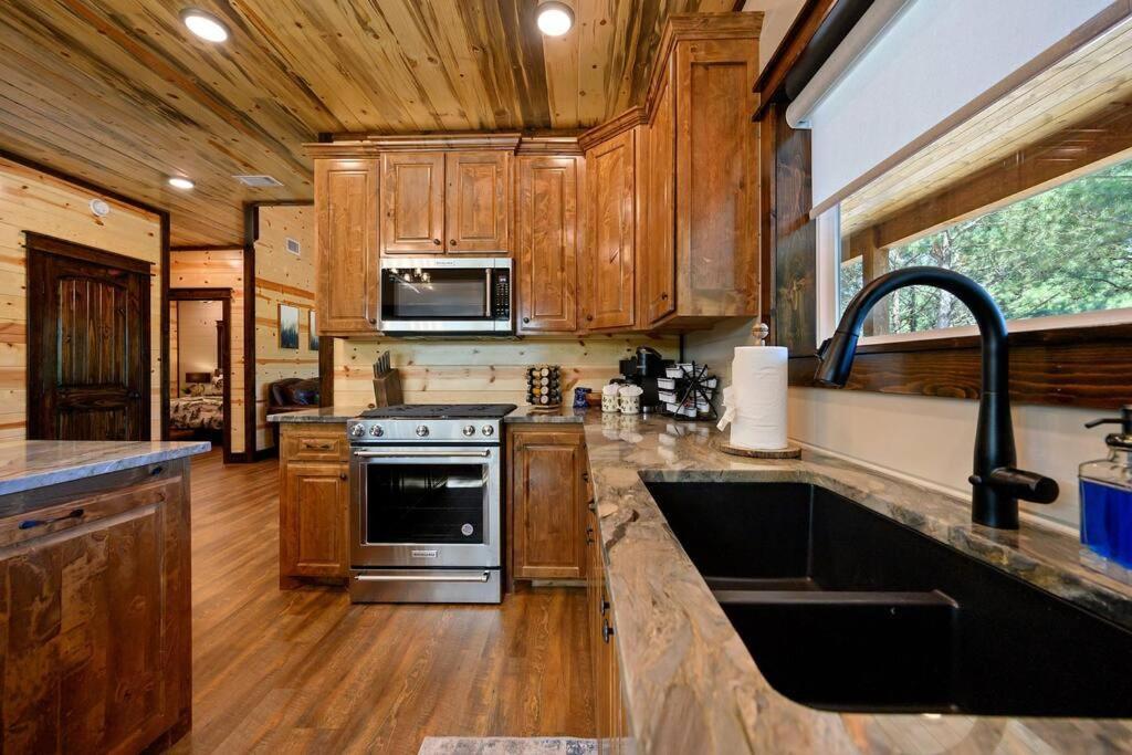 The Whiskey Trip! Family Getaway Villa Broken Bow Exterior photo