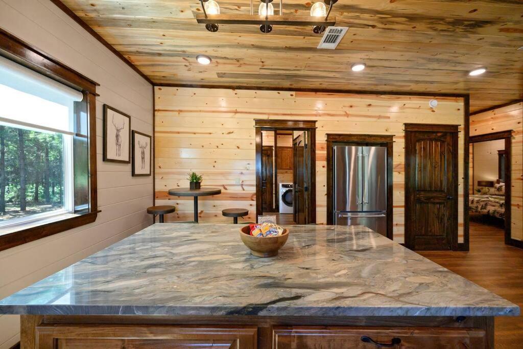 The Whiskey Trip! Family Getaway Villa Broken Bow Exterior photo
