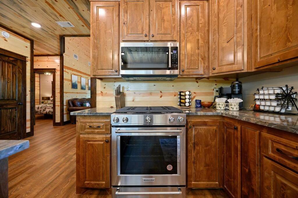 The Whiskey Trip! Family Getaway Villa Broken Bow Exterior photo