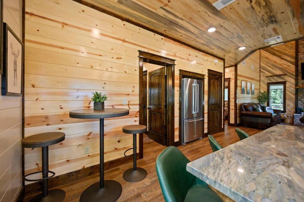 The Whiskey Trip! Family Getaway Villa Broken Bow Exterior photo