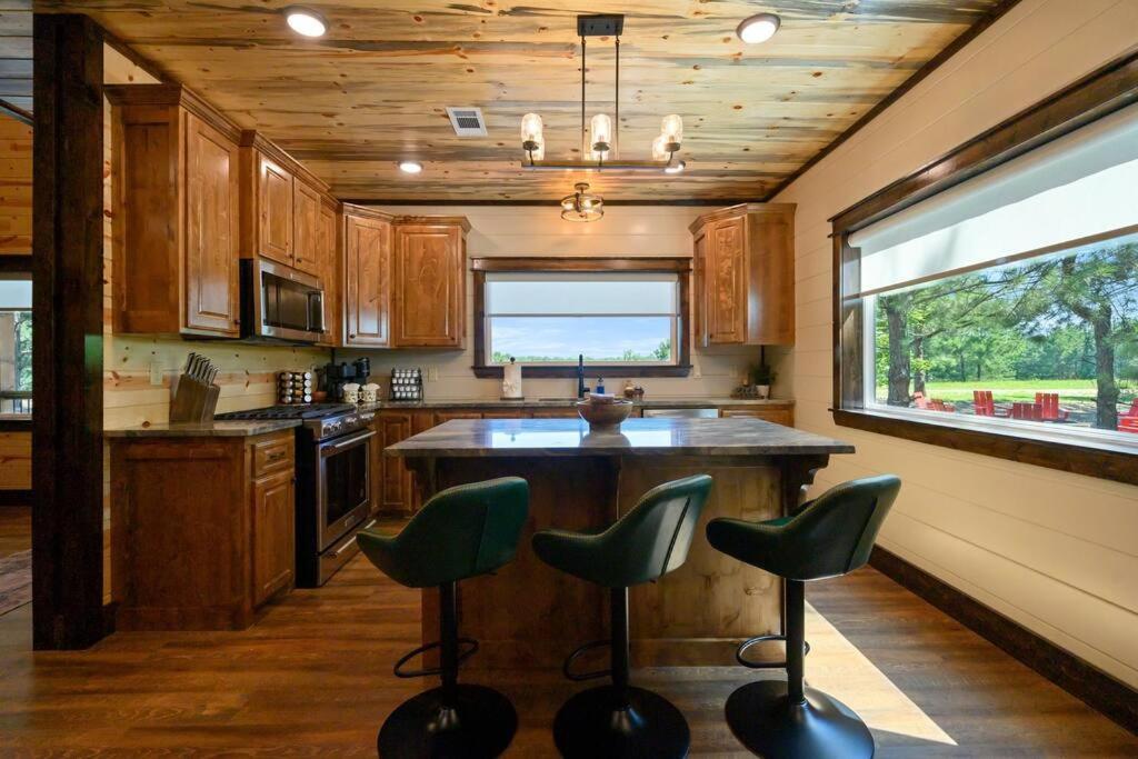 The Whiskey Trip! Family Getaway Villa Broken Bow Exterior photo