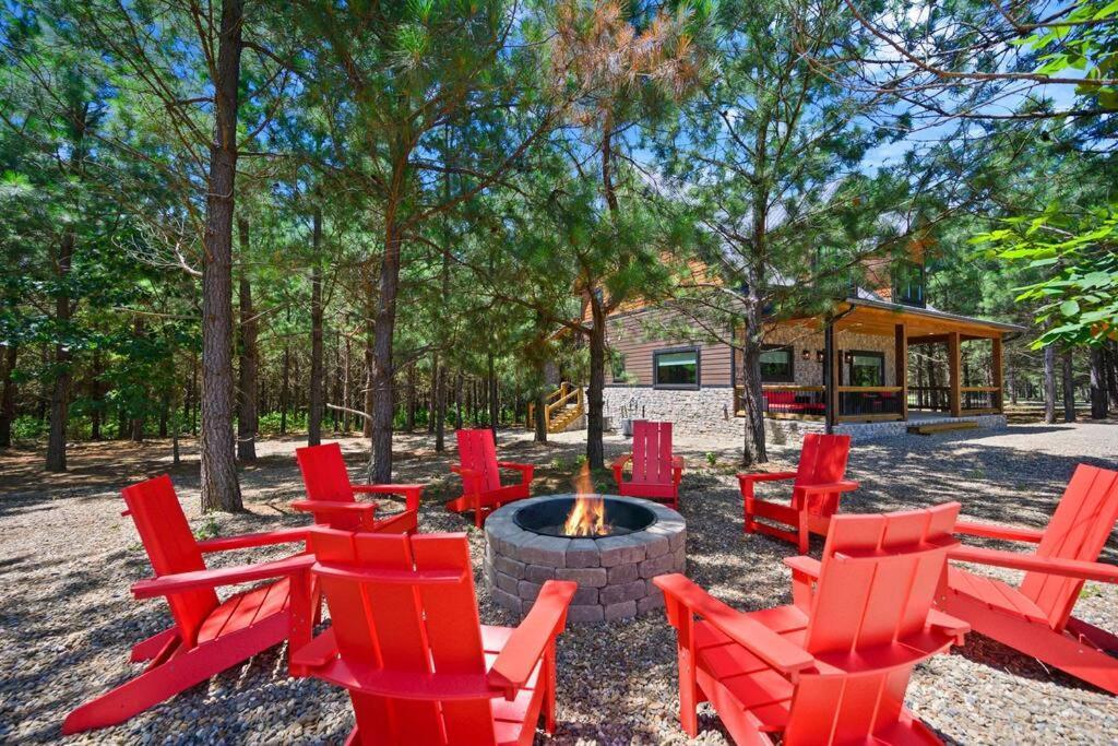 The Whiskey Trip! Family Getaway Villa Broken Bow Exterior photo
